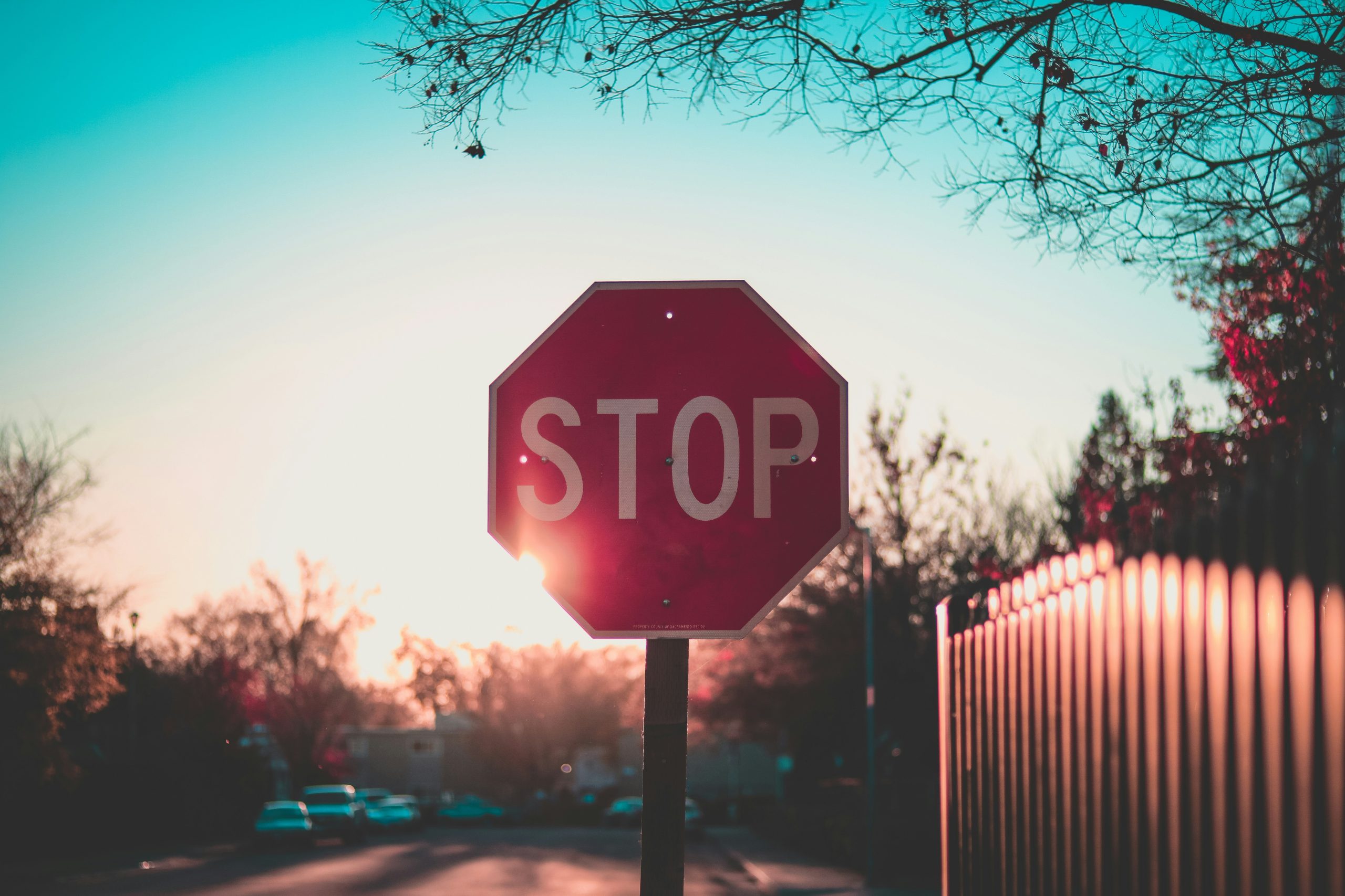 Stop Level in Forex Trading Explained (2026) – Best Low Stop Level Brokers Compared